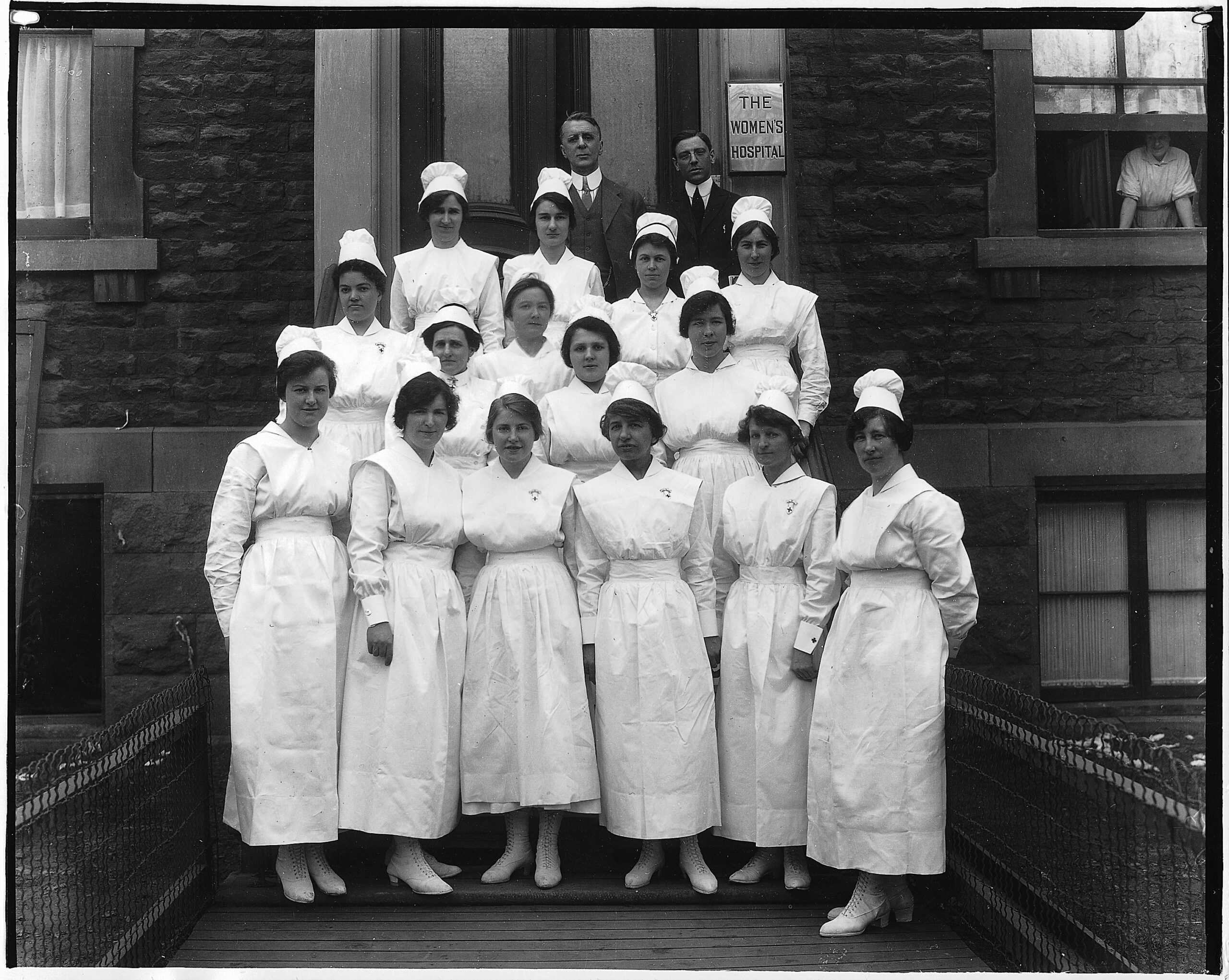 Infirmières, Women's Hospital, Montréal, QC, 1920, Wm. Notman & Son Ltd., McCord.